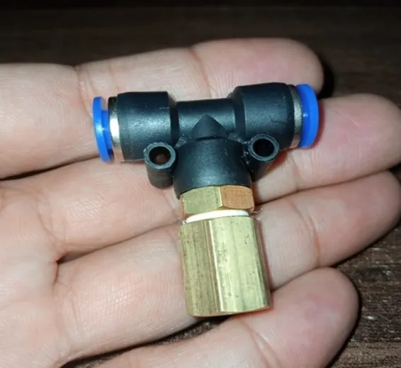 1/4 Inch Tube OD 6mm Water Tee Connector With Brass Misting Nozzle 1/4 Inch Tube OD 6mm Water Tee Connector With Brass Misting Nozzle